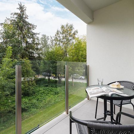 W Parku Lotnikow Apartments Tauron Arena By Noclegi Renters Krakau Exterior foto