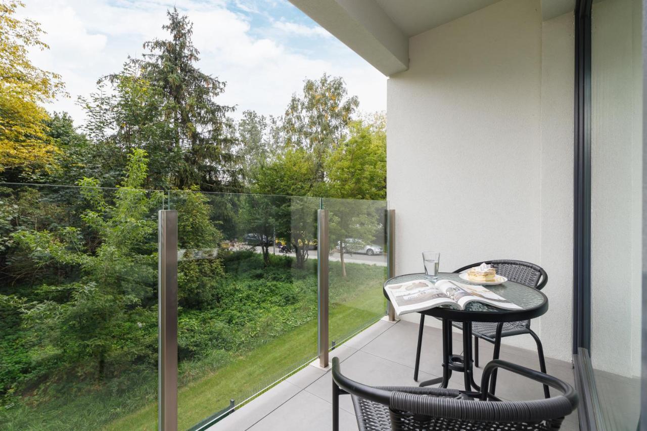 W Parku Lotnikow Apartments Tauron Arena By Noclegi Renters Krakau Exterior foto