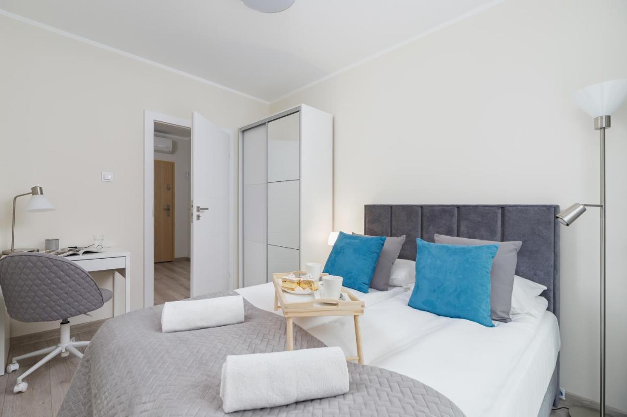 W Parku Lotnikow Apartments Tauron Arena By Noclegi Renters Krakau Exterior foto